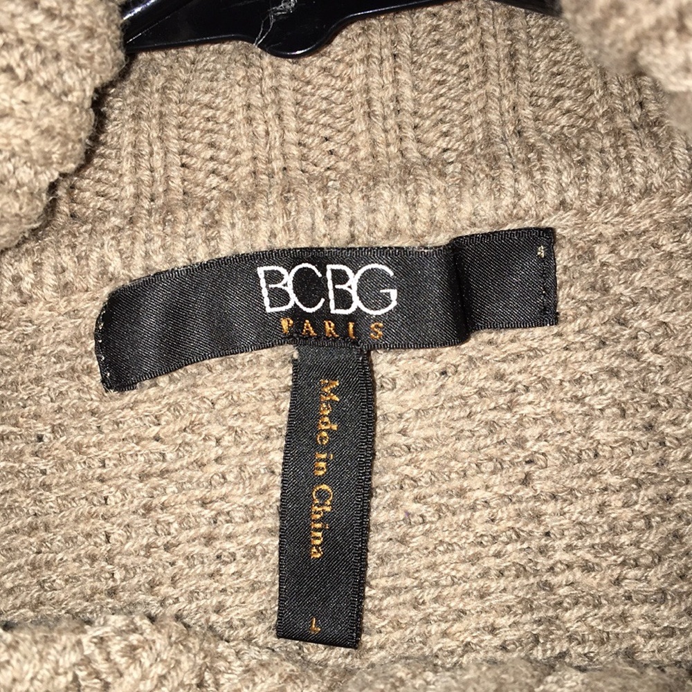 sweater - Picture 3 of 3
